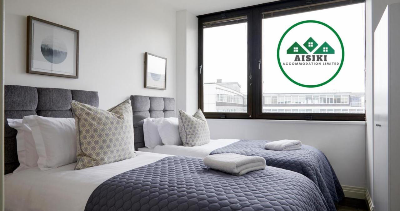 Aisiki Living: Flexible Apartments with Free Wi-Fi and Parking Watford  Exterior photo